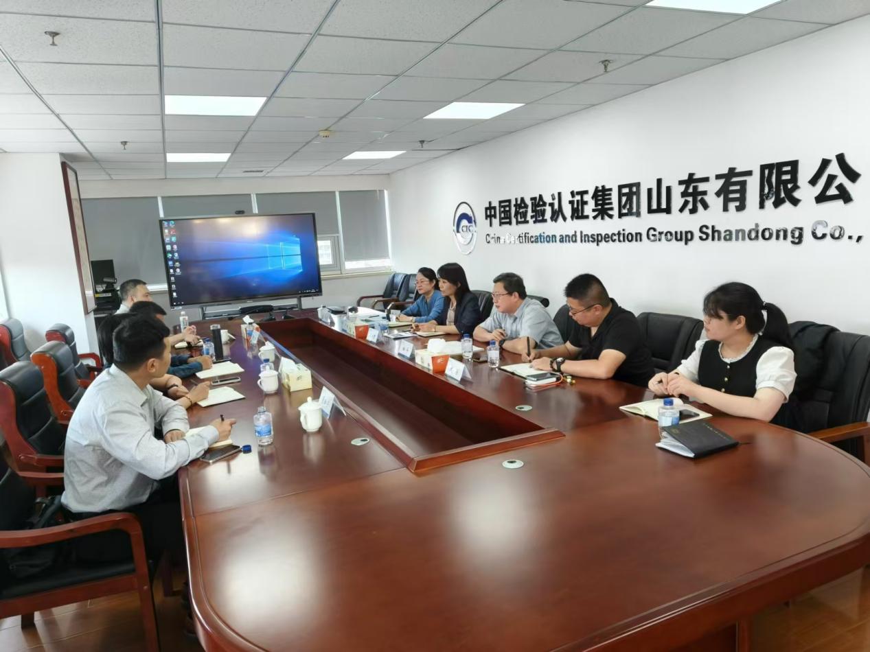 管理學(xué)院來(lái)訪